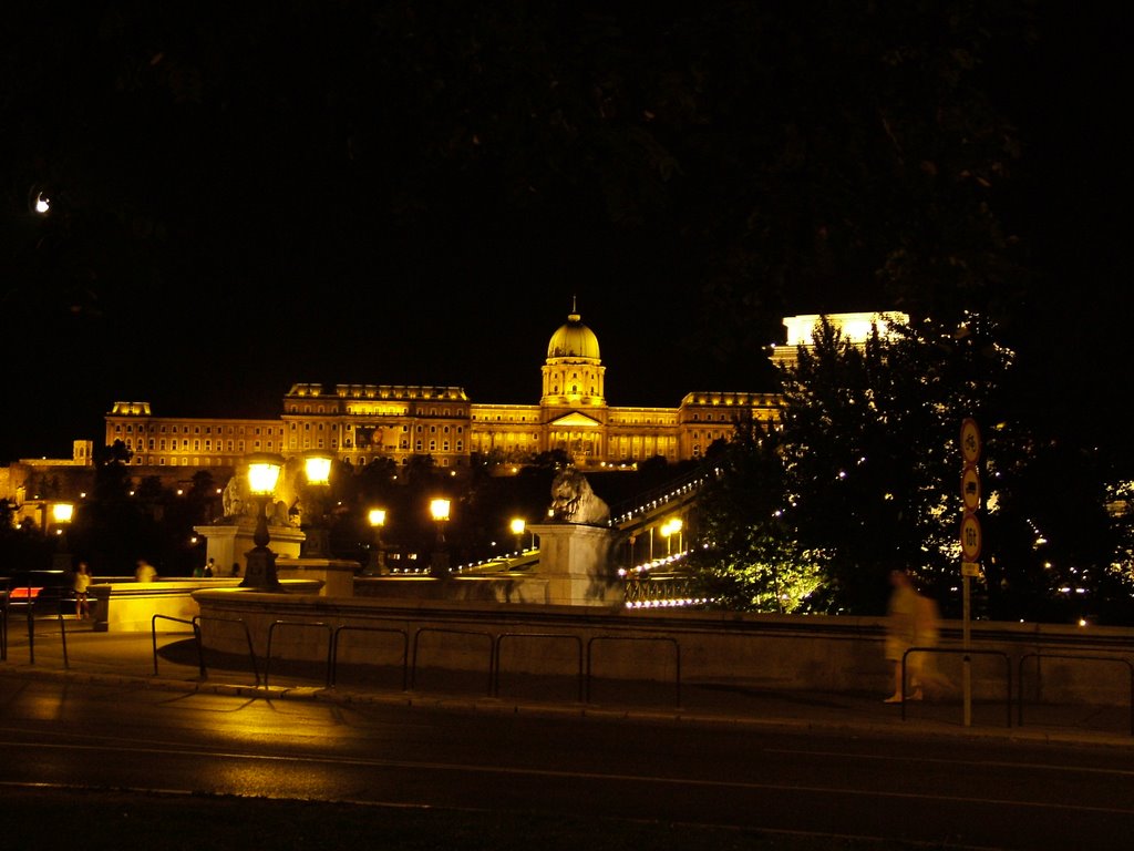 Budavár & Lánchíd by János Szabó