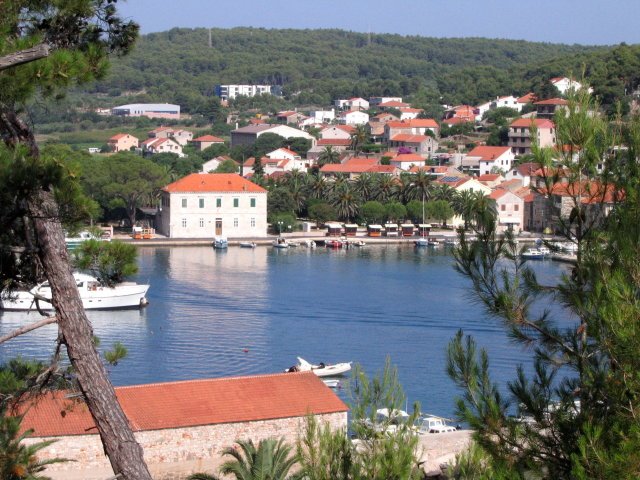 Jelsa Bay by Gábor Ligeti