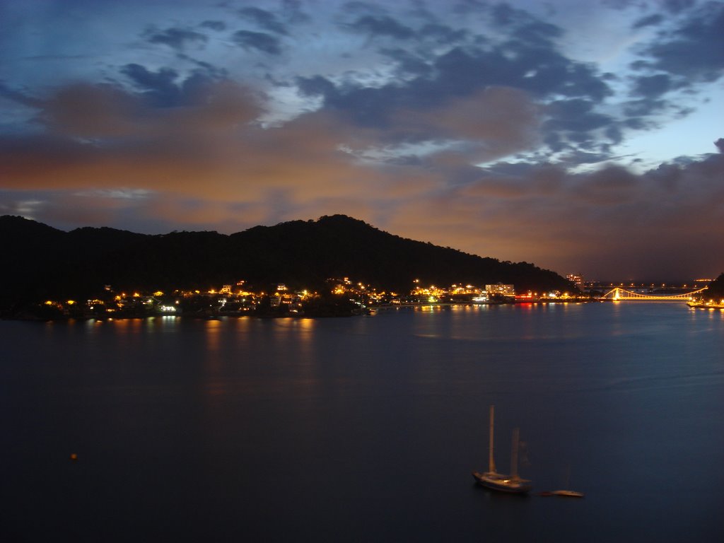 Bahia de São Vicente - da casa da Tata by Eric Mancinelli