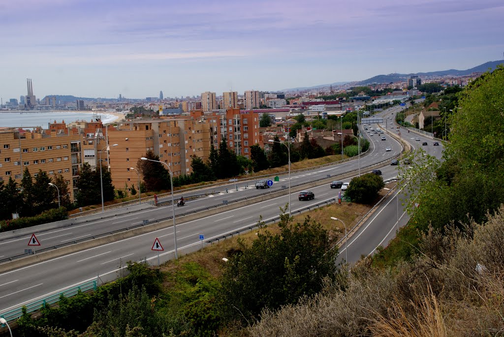 Autopista del Maresme per Montgat.C-31. by KLUNY