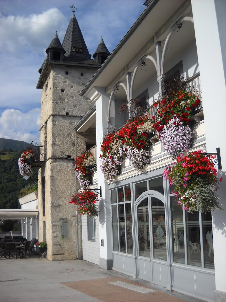 Tourist office in flowers by Nicchio