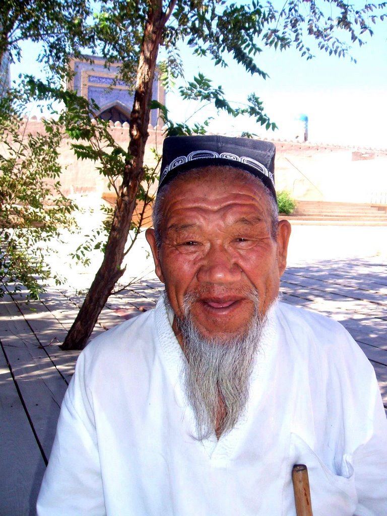 Khiva-Old uzbek man -August 2007 by Daniela Brocca