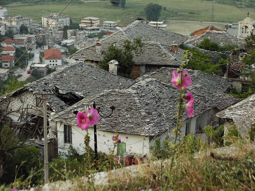 Stone roofs - Gjirokater - ALBÁNIA -2006 by ROSTAMDALILA