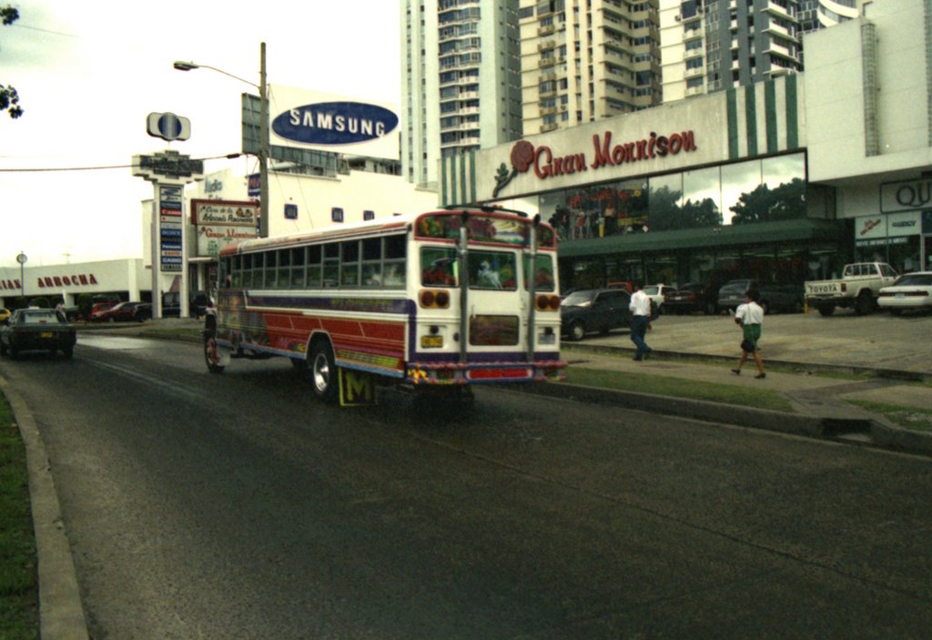 Transporte público de Panamá (10-1995) by Francisco Laiz