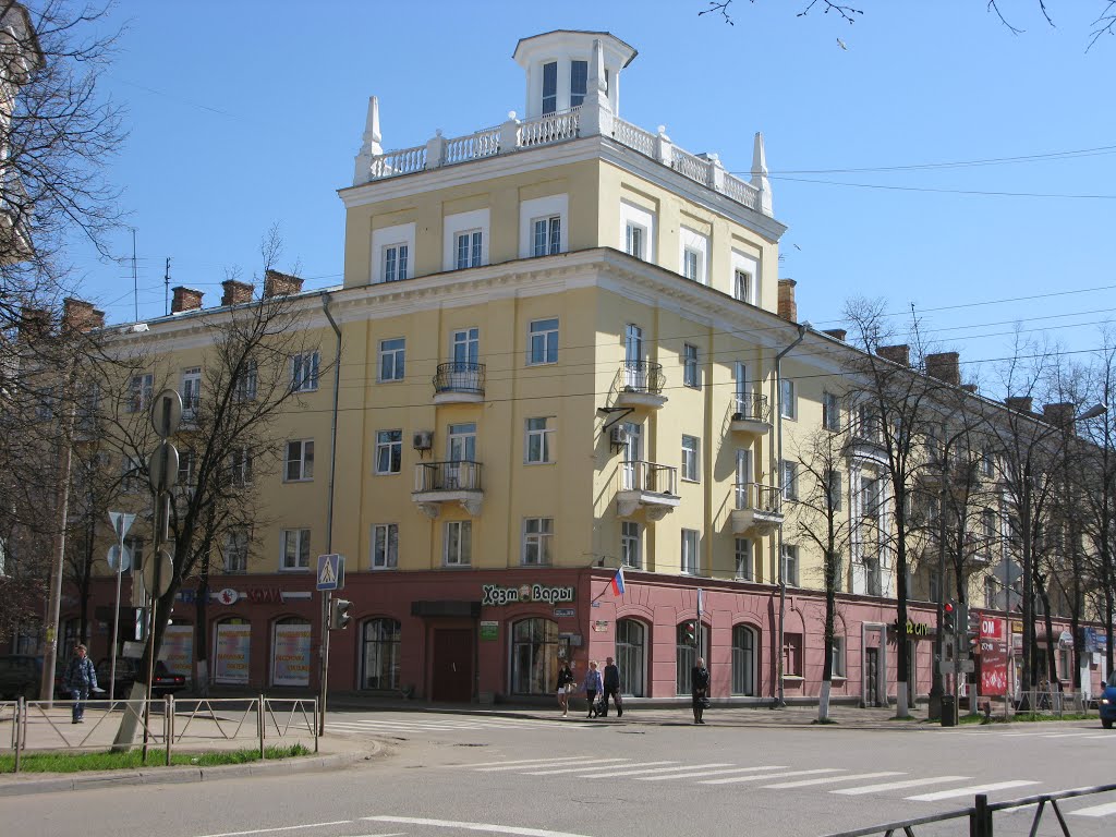 Образцы Советской архитектуры. Перекрёсток проспекта В.И.Ленина и улицы В.Зверева. Semples of the Soviet architecture. Crossroads of V.I.Lenin prospectus and V.Zverev street by Александр Ширипенко