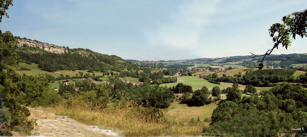 La Vallée de Sirod depuis la chapelle de chateau vilain by picpus