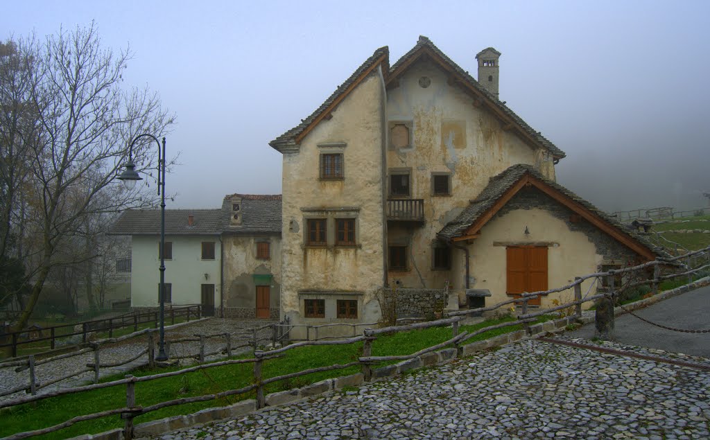 Arnosto - Il Palazzo della Dogana nella nebbia by Angela Rozzoni