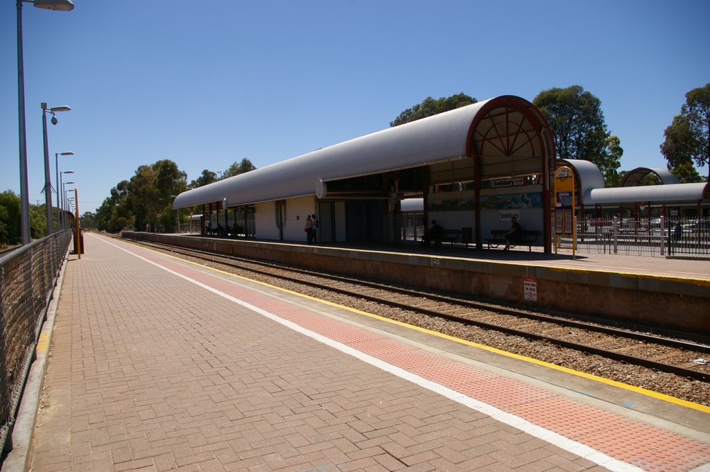 Salisbury Railway Station by Old Nick