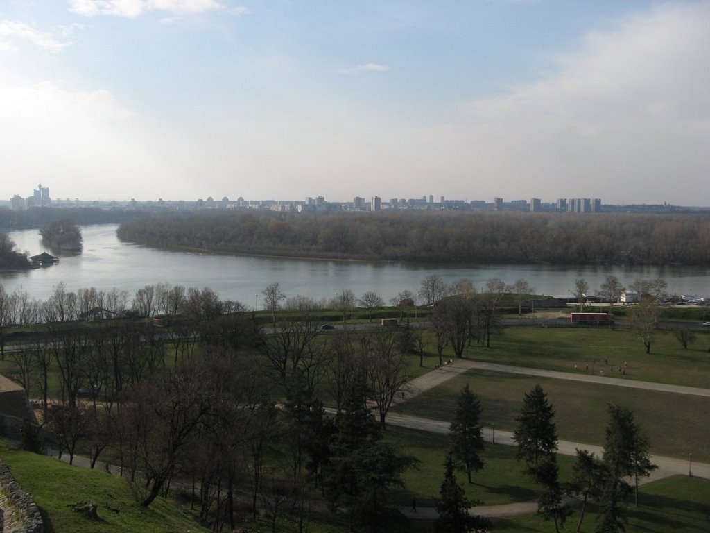 Beograd, Kalemegdan, pogled na veliko ratno ostrvo by Dejan Kovačević