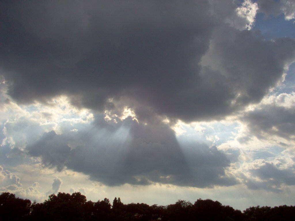 Napsütés és felhők - Sunshine and clouds by Péter Mészáros