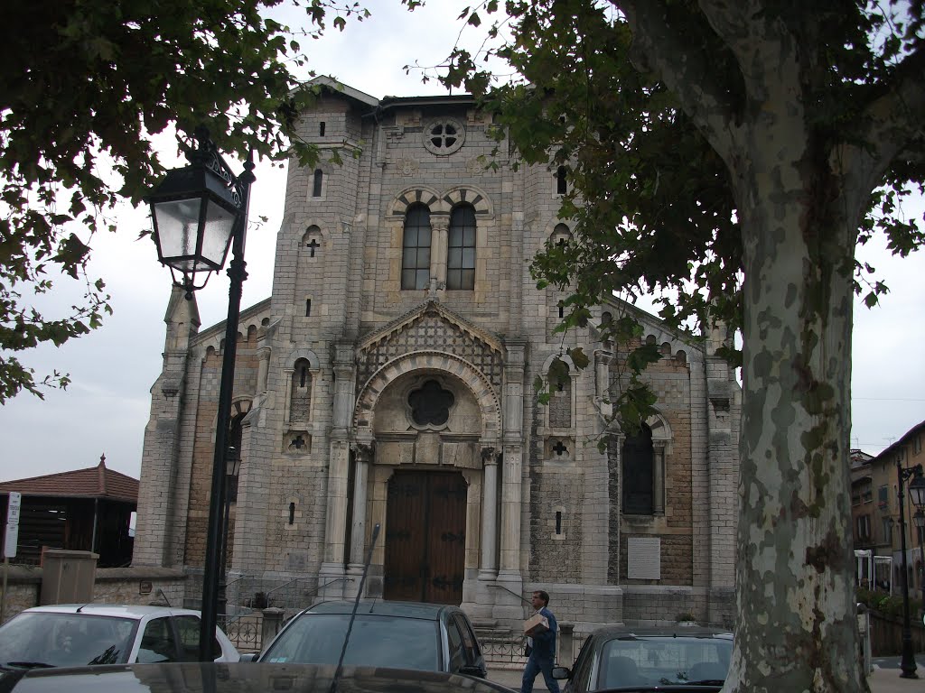 L eglise de trevoux by Salomon BARZILAI & Jerome IBY