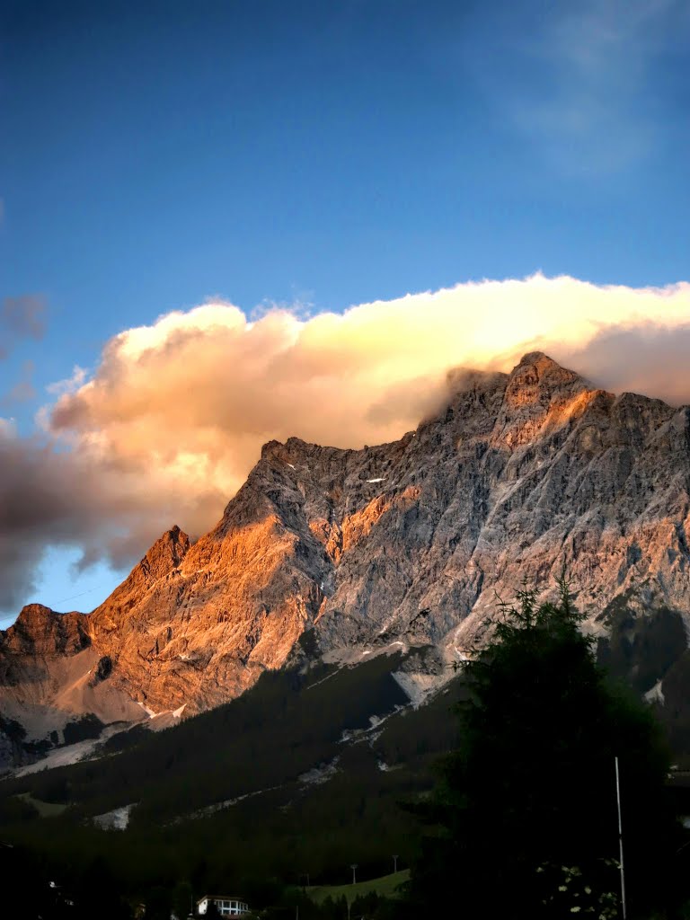 Ehrwald, Zugspitze by Rainer I.