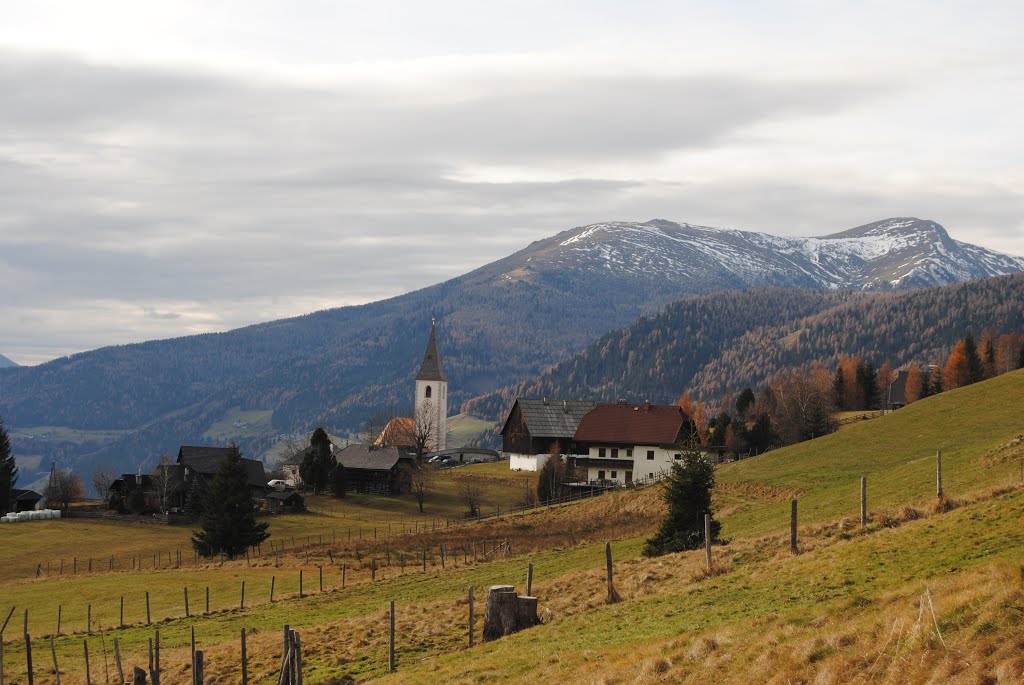 St.Lorenzen - im Hintergrund die Moschelitzen by gerhard