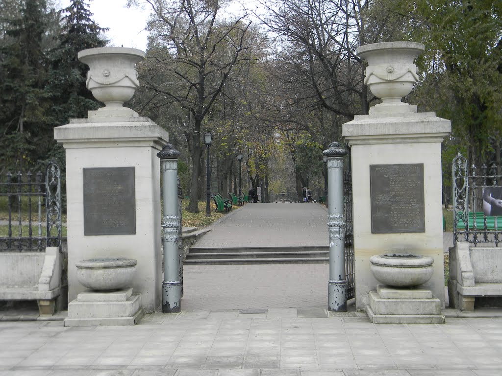 Chisinau, Noiembrie 2012 by George Marinescu