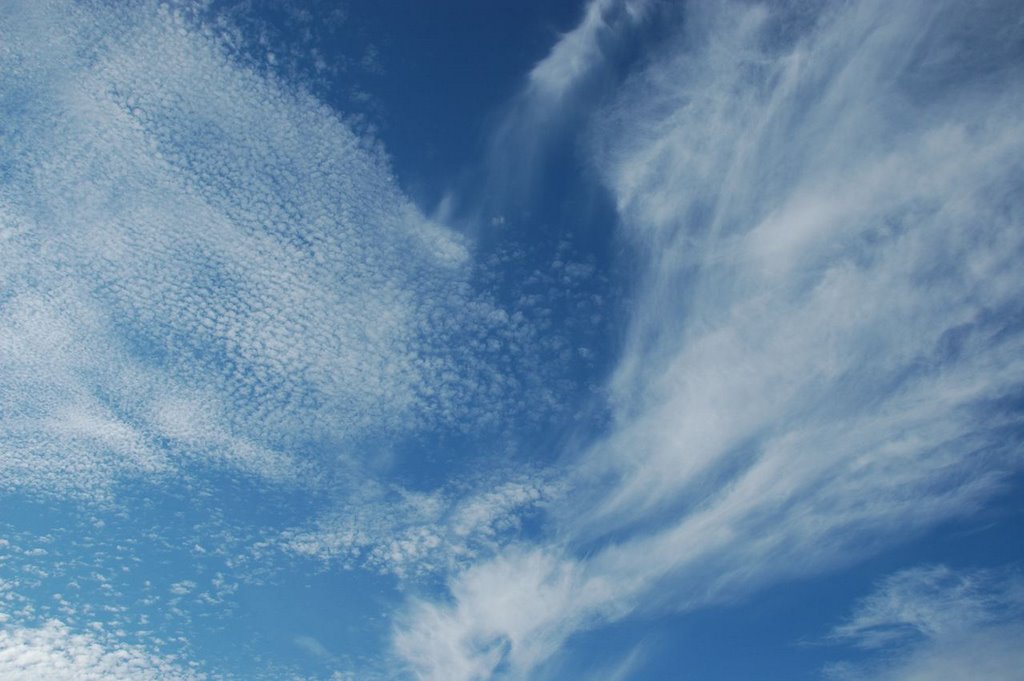 Barcelonas sky by Jan J.