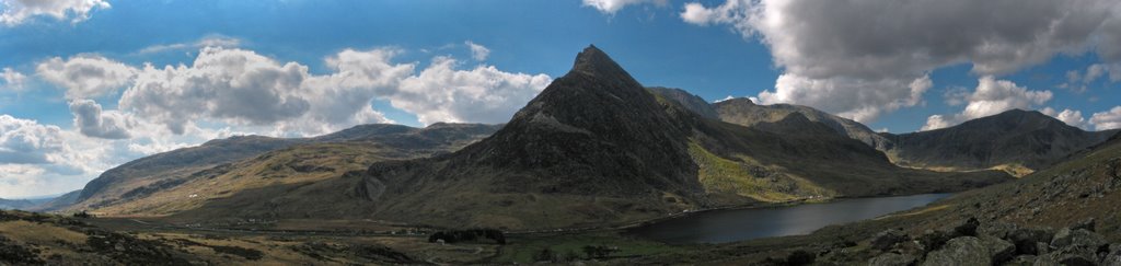 Tryfan & Llyn Idwal by Christopher Phillips