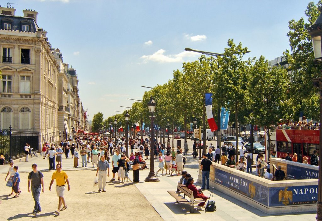 Champs-Elysees by deanbed