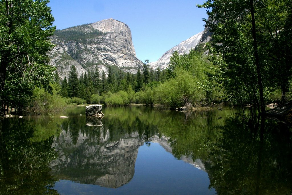 Mirror Lake by andybandi