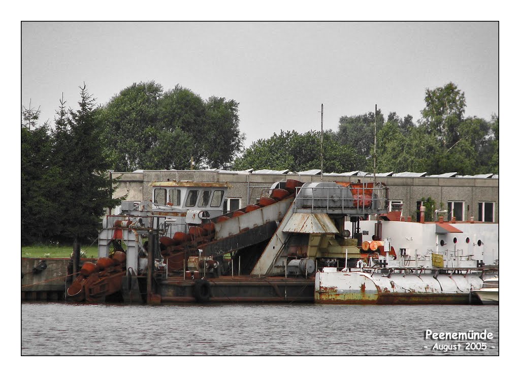 Im Hafen von Peenemünde - August 2005 by Ostsee Fischkopp