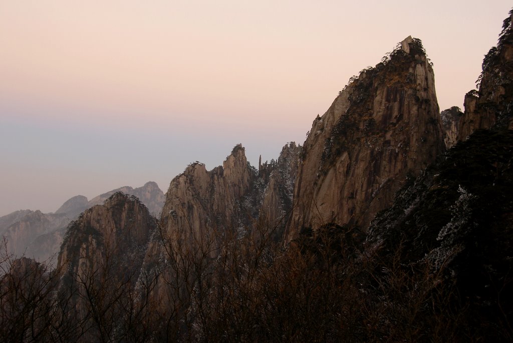 Huangshan by lauchiwung