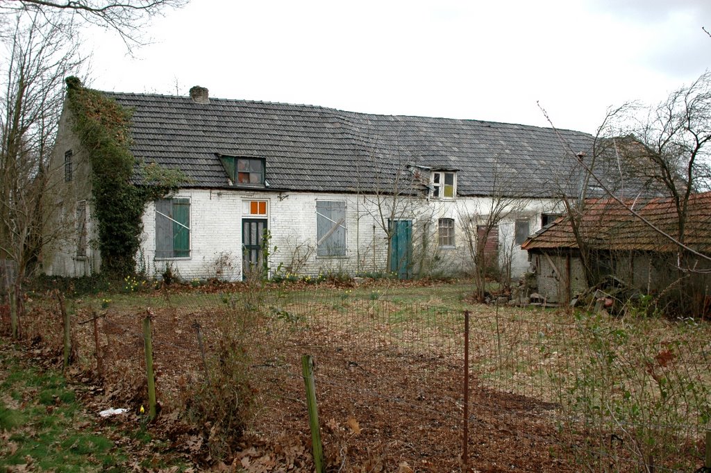 Oude vervallen boerderij - Venhorst by Harold van Lankvelt