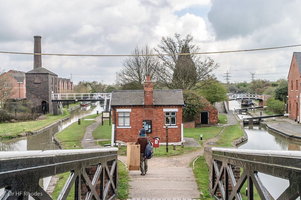 View of the old engine house from the footbridge by hilofoz