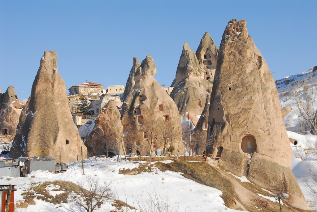 Uçhisar Cappadocia 鳩の谷と呼ばれる小さな村ウチヒサール by Wa Wa