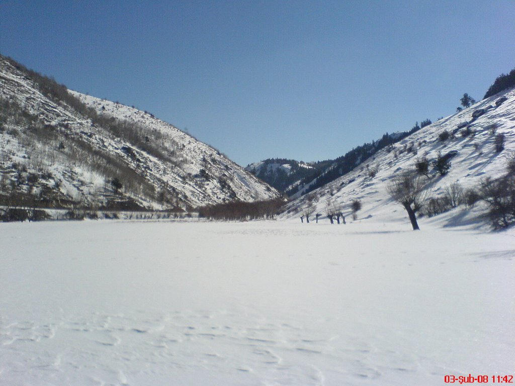 Gölün Donmuş Hali by Efend