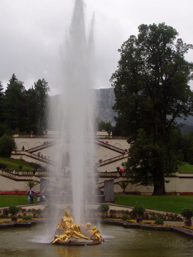 Linderhof Fontana di Ludwig by eziozerziani