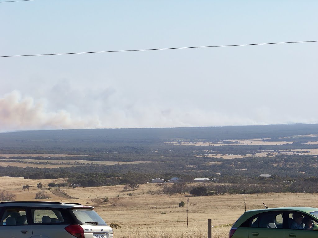 Bushfire South of Port Lincoln 11/11/12 by Glockie