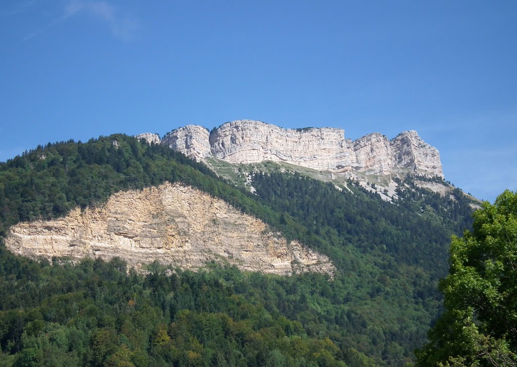 Le Sappey-en-Chartreuse : Les Roches Dominantes . by Bernard817