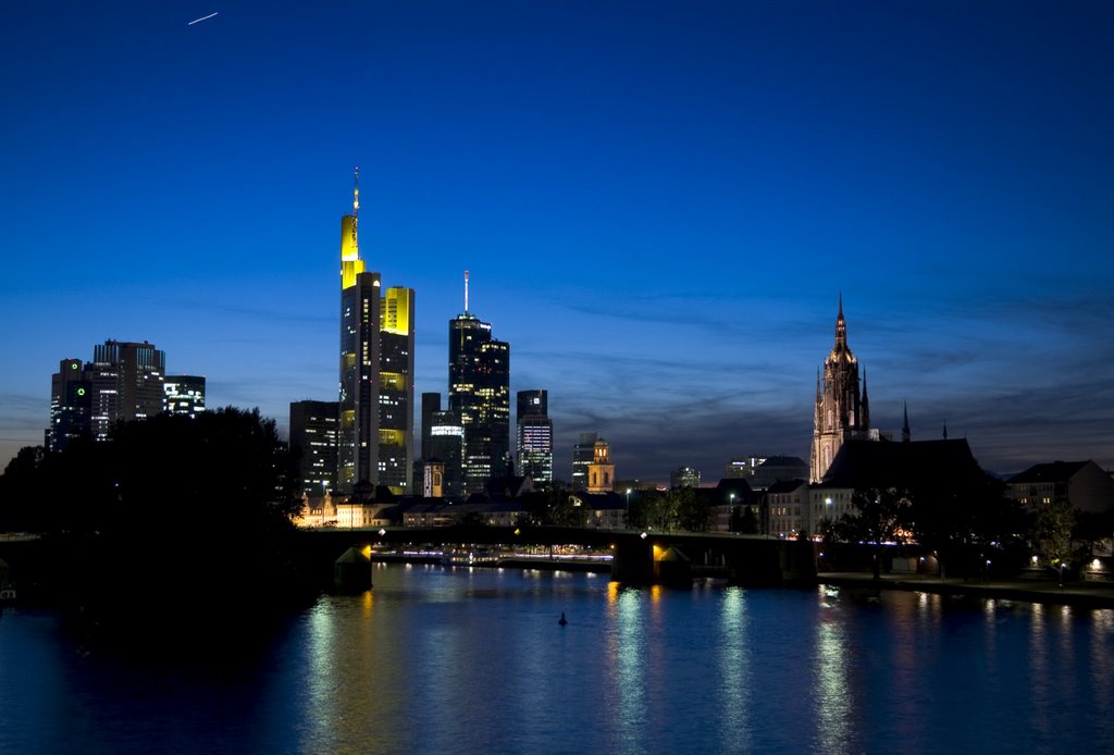 Frankfurt am Main by Valeri Fortuna