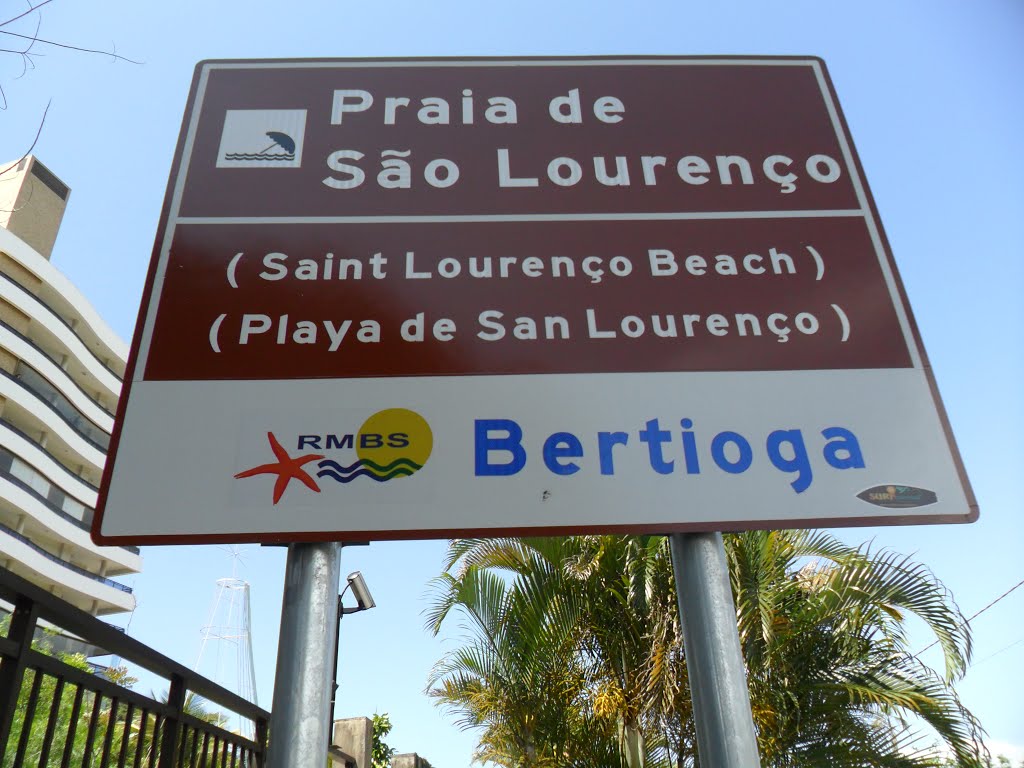 Playa de San Lourenço - Bertioga - SP - BRASIL by Vitor J. Quarelo