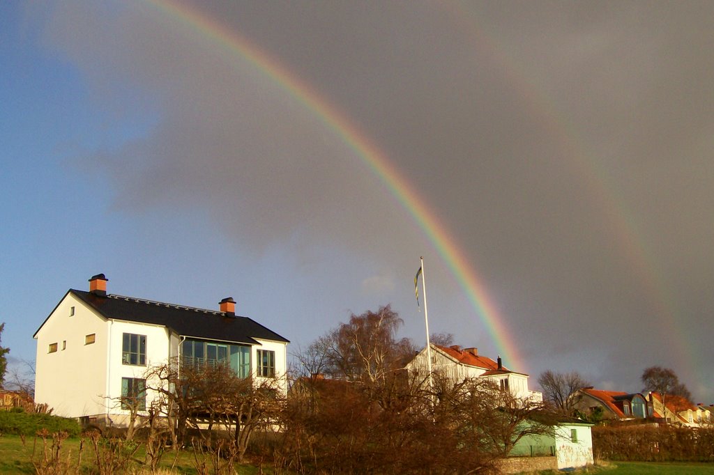 Rainbow, Lindesnäs by Spacebug