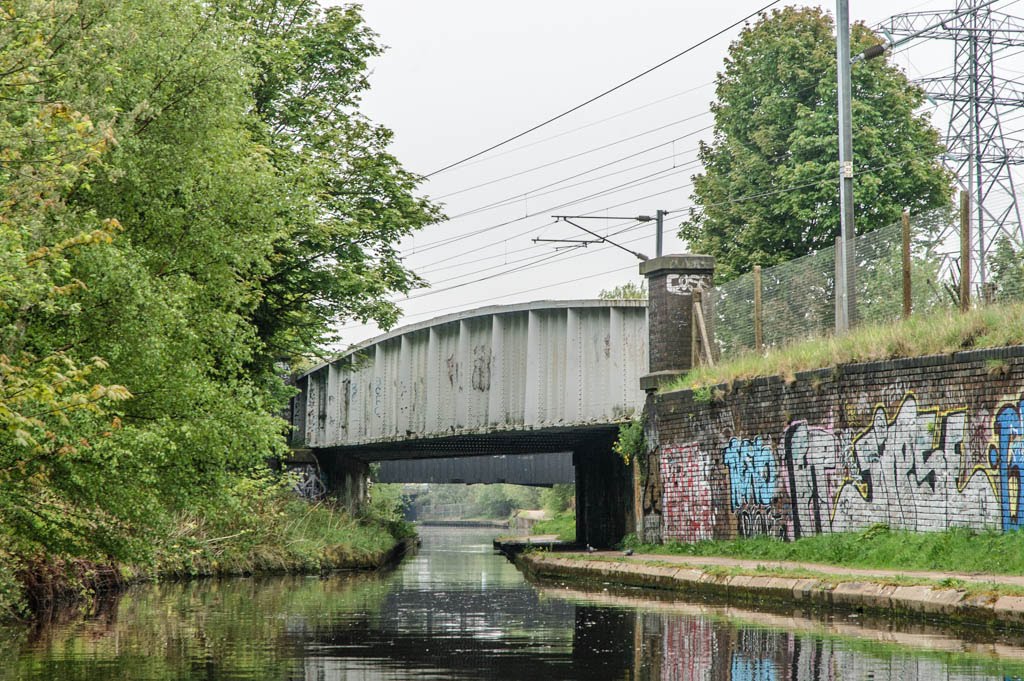 Leaving Selly Oak Railway Bridge by hilofoz