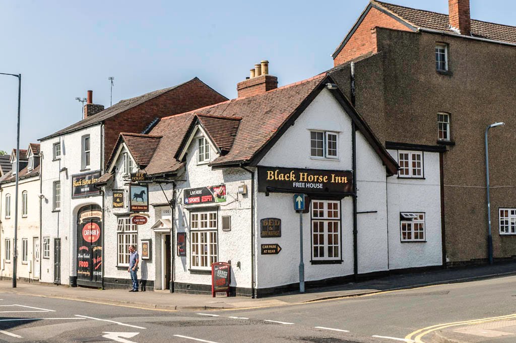 The Black Horse Inn by hilofoz