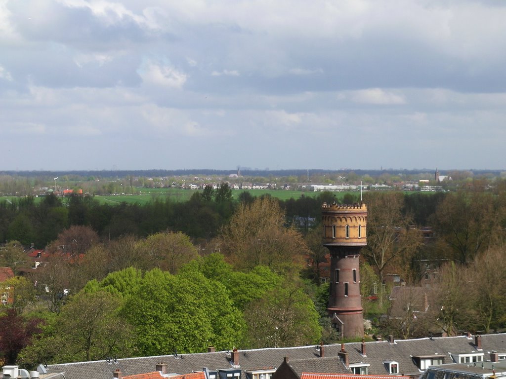 Watertoren vanaf petrus kerk by Rob Hauer