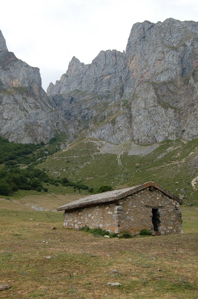 Refugio Picos de Europa by mourinyo