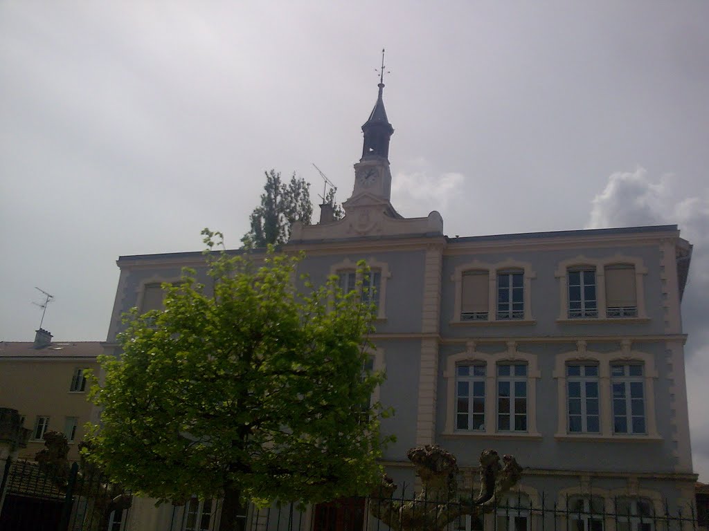 Batiment boulevard du brou bourg en bresse by Salomon BARZILAI & Jerome IBY