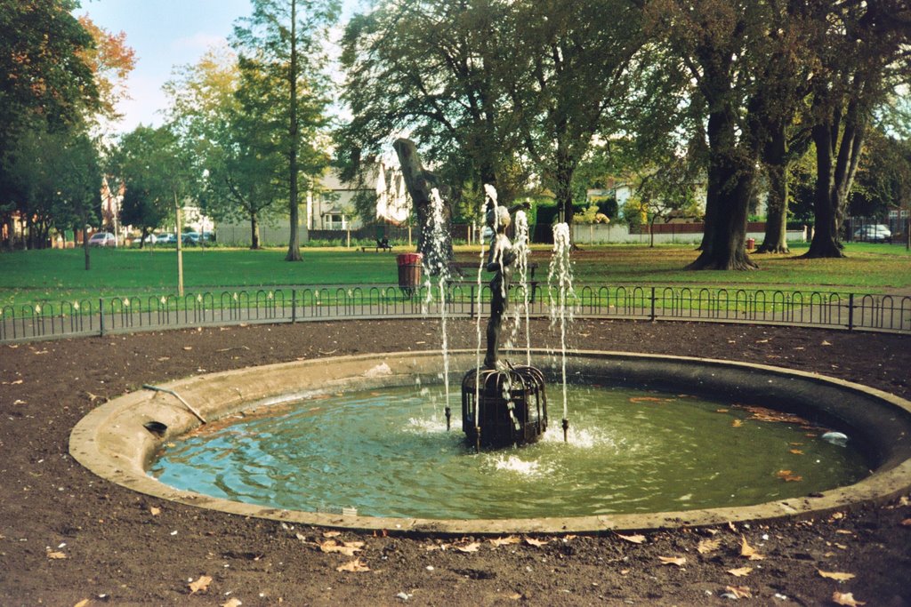 Thompson's Park, Cardiff by Nina Mander