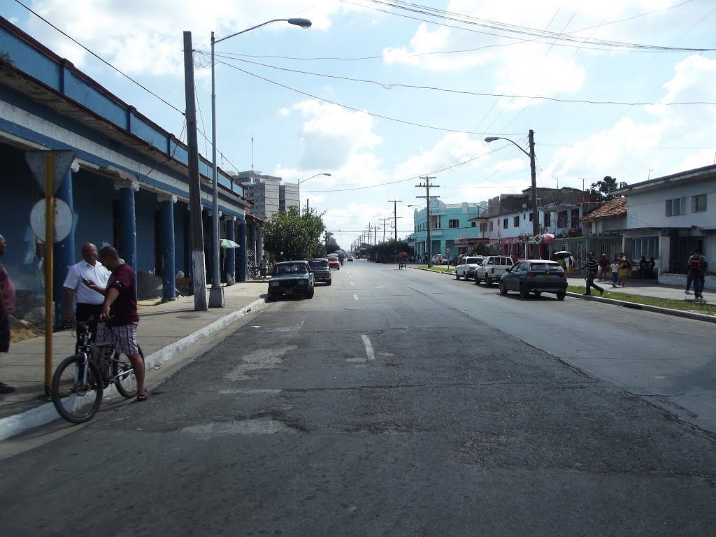 Calzada de la Coloma, Pinar del Río, Cuba by registrador