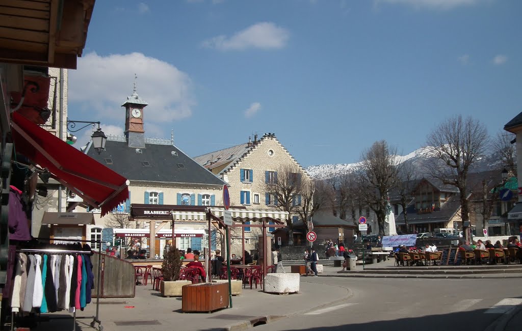 Villard-de-Lans : Place Centrale . by Bernard817