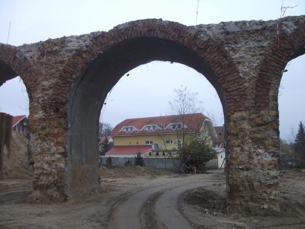 Aluljáró by Adani