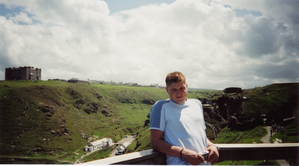 Tintagel, UK by Lee Chatt