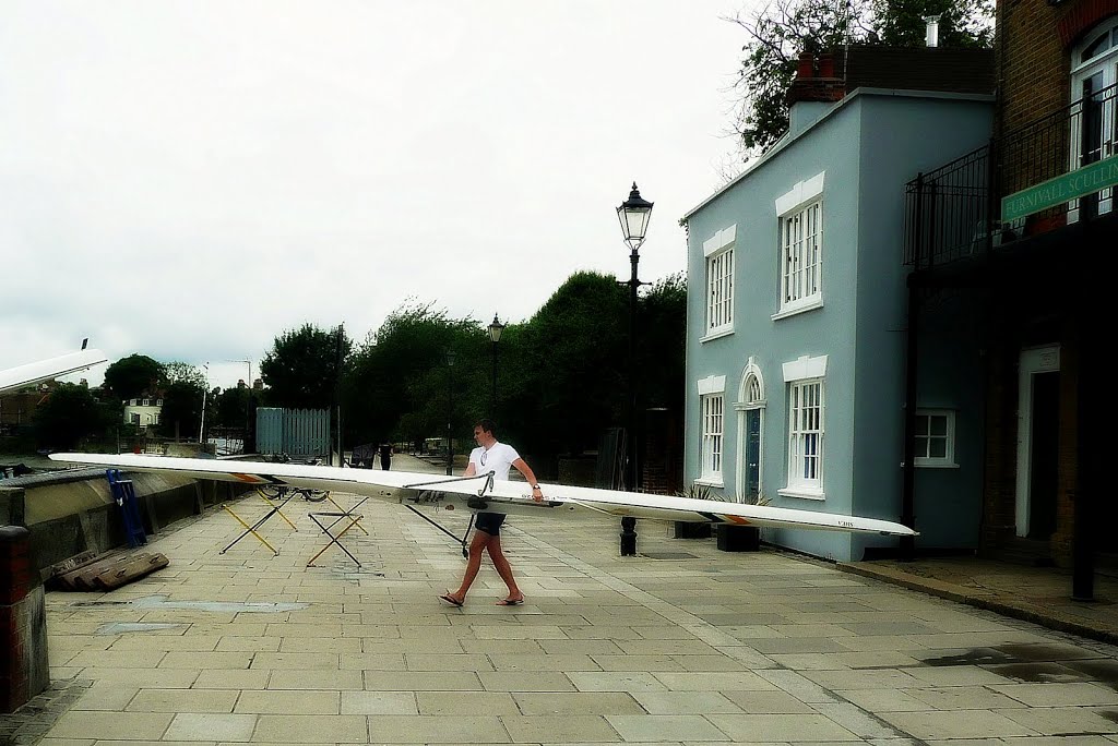 London, Hammersmith, Furnivall Sculling Club by mellis62