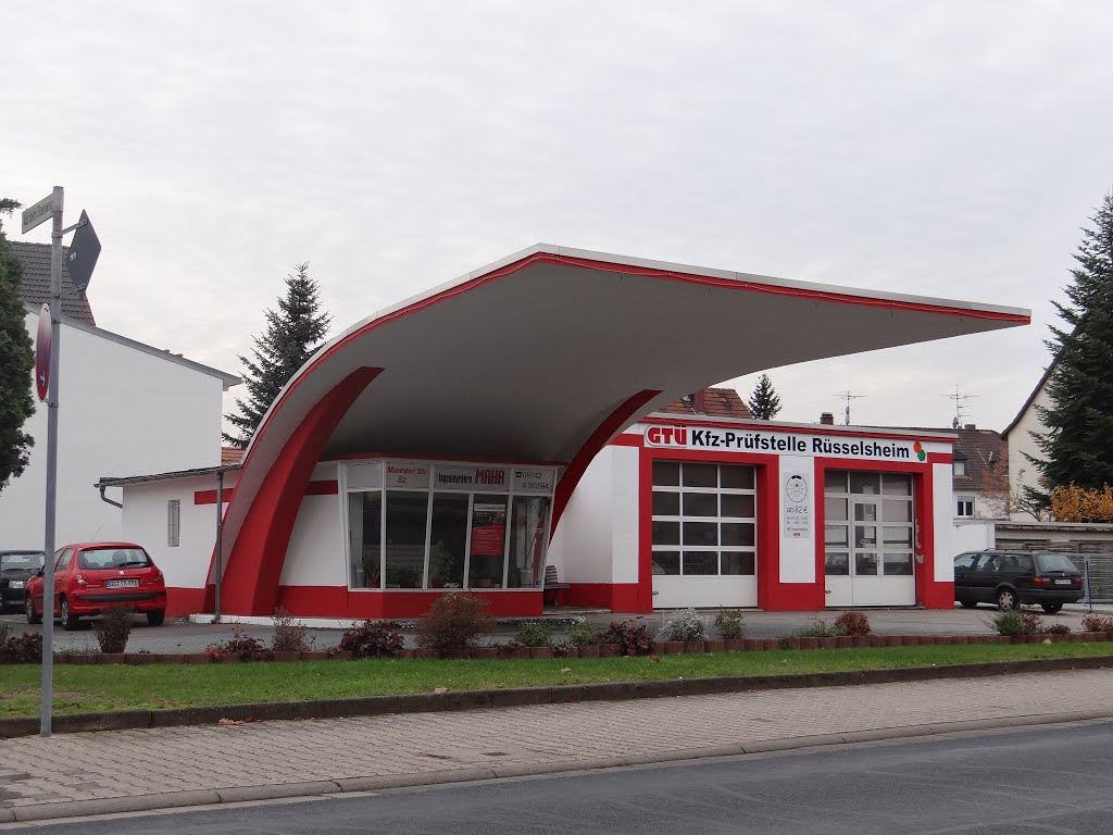 Caltex Typ 3 – ehemalige Tankstelle by vrroouumm