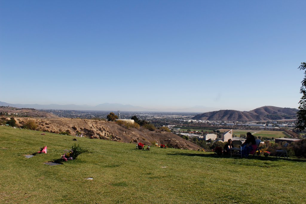 Forest Lawn Memorial-Parks & Mortuaries, Covina California by 李苏