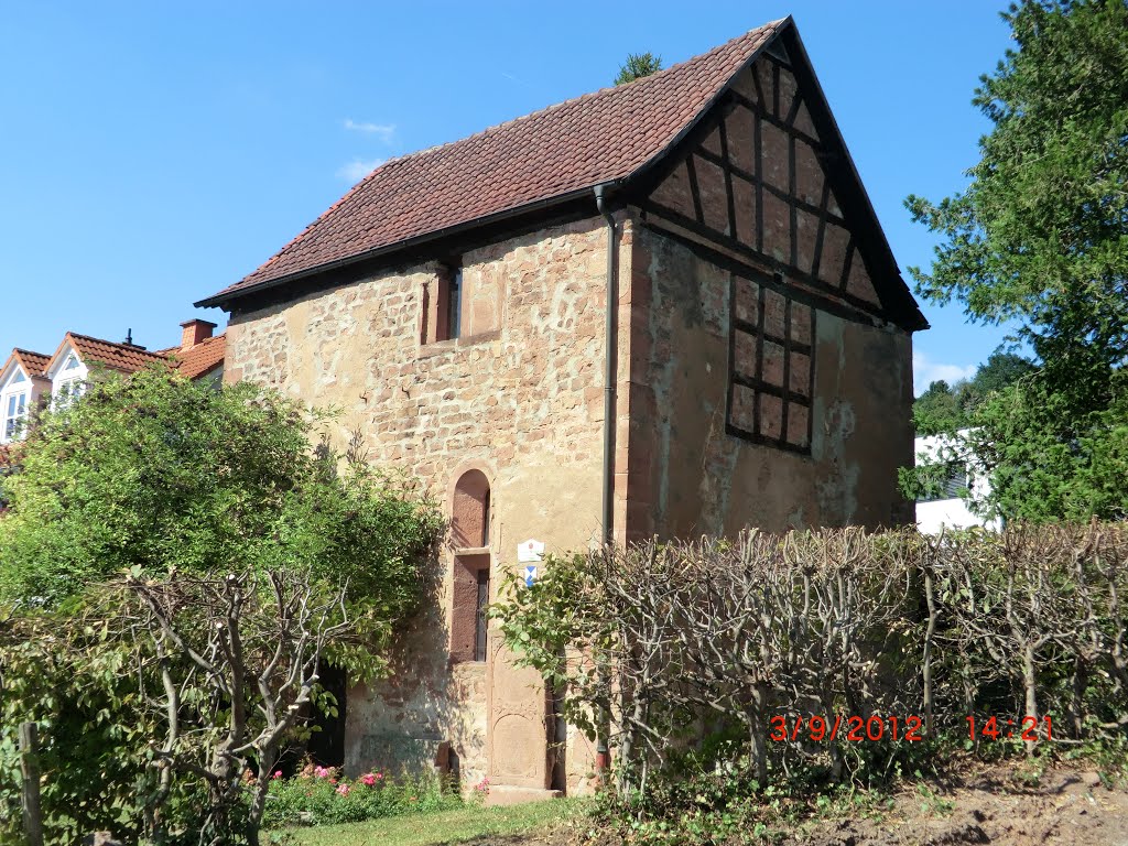 Gelnhausen Godobertuskapelle aus dem 9.Jahrhundert by Nök