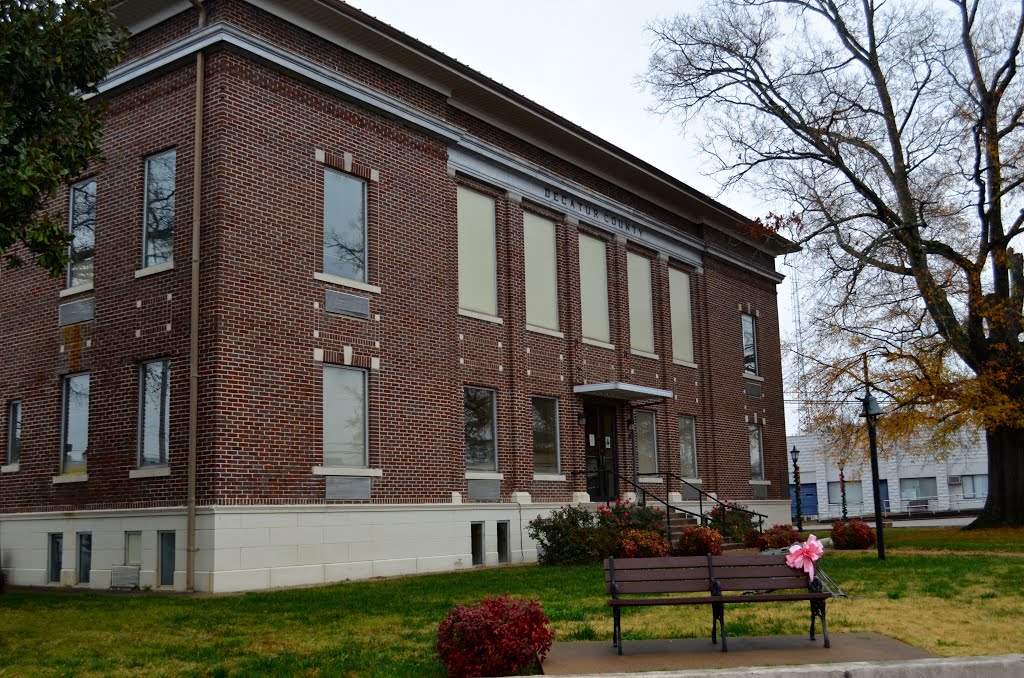 Decatur County Courthouse, Decaturville, TN by Buddy Rogers