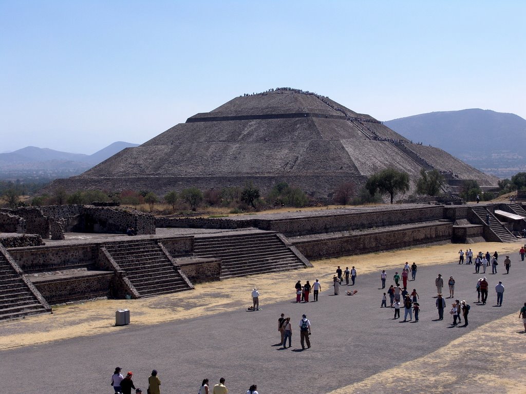 Teotihuacan - Sonnenpyramide by rokaPic40666